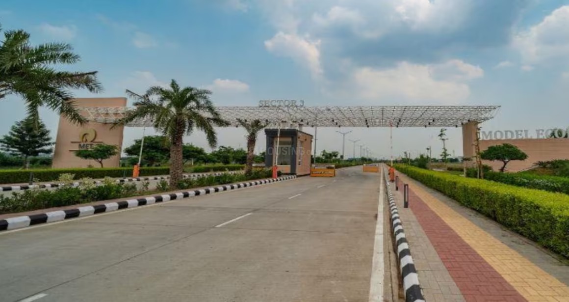 How much land is in Reliance Met Jhajjar